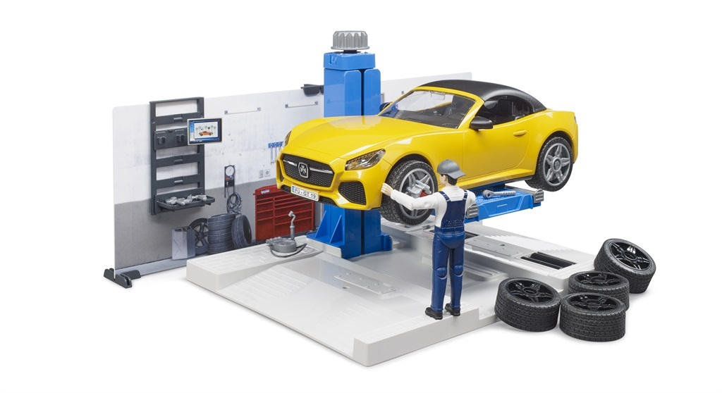 Leisure Time Car Service Centre With Roadster, Figure & Hoist